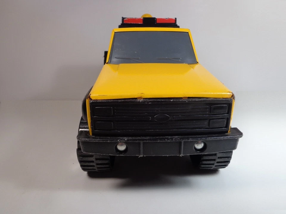 Grúa Tonka Road Service - Camión de juguete Hasbro 2012 amarillo escala 1/18 Foto 3 de 4