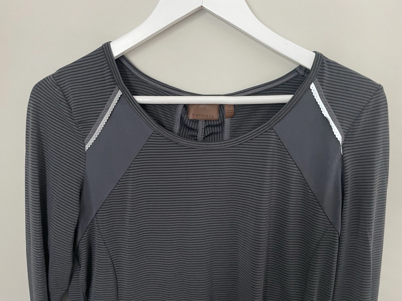 athleta long sleeve thumbholes running striped active shirt