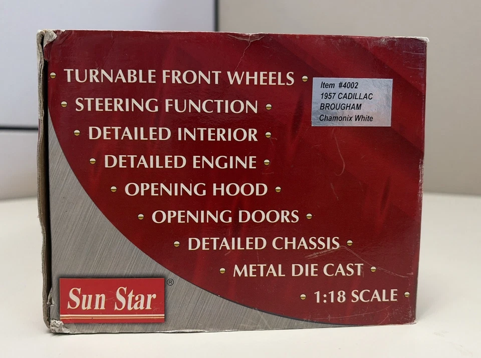 Sun Star 4002 1957 凯迪拉克 Brougham 白色压铸模型汽车 1/18 — 第 3/4 张图片