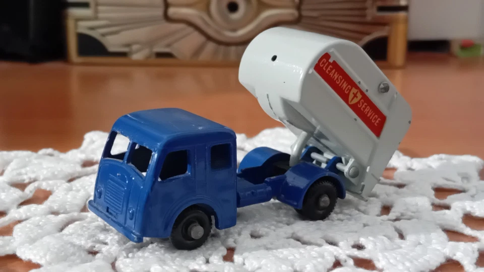 Matchbox Lesney N°15: "Tippax Refuse Collector". - Immagine 3 di 4