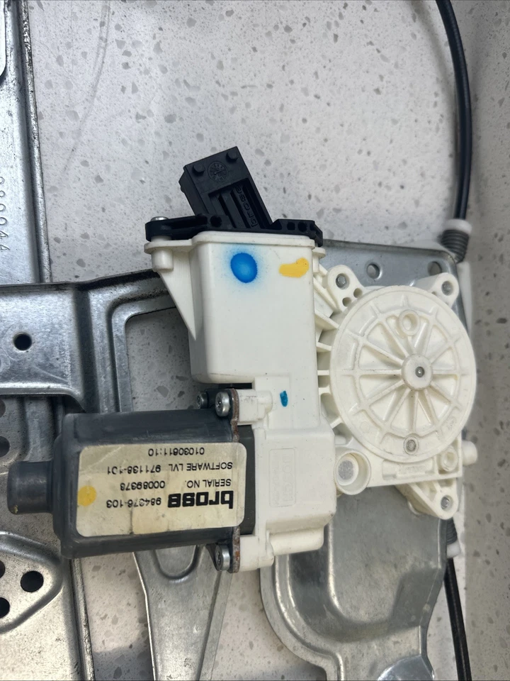 2006-20011 Cadillac DTS RIGHT FRONT WINDOW REGULATOR OEM Used Foto 3 de 4