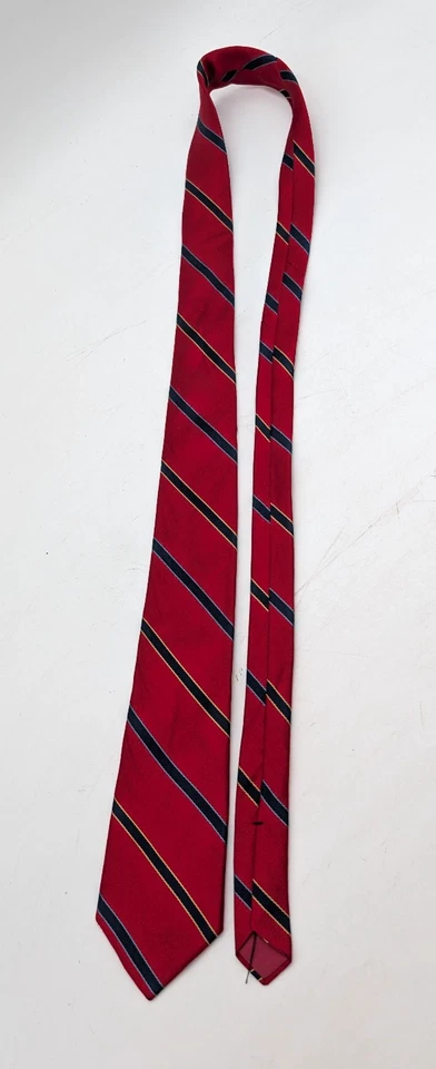 Corbata clásica de seda a rayas rojas Adolfo para hombre Foto 4 de 4