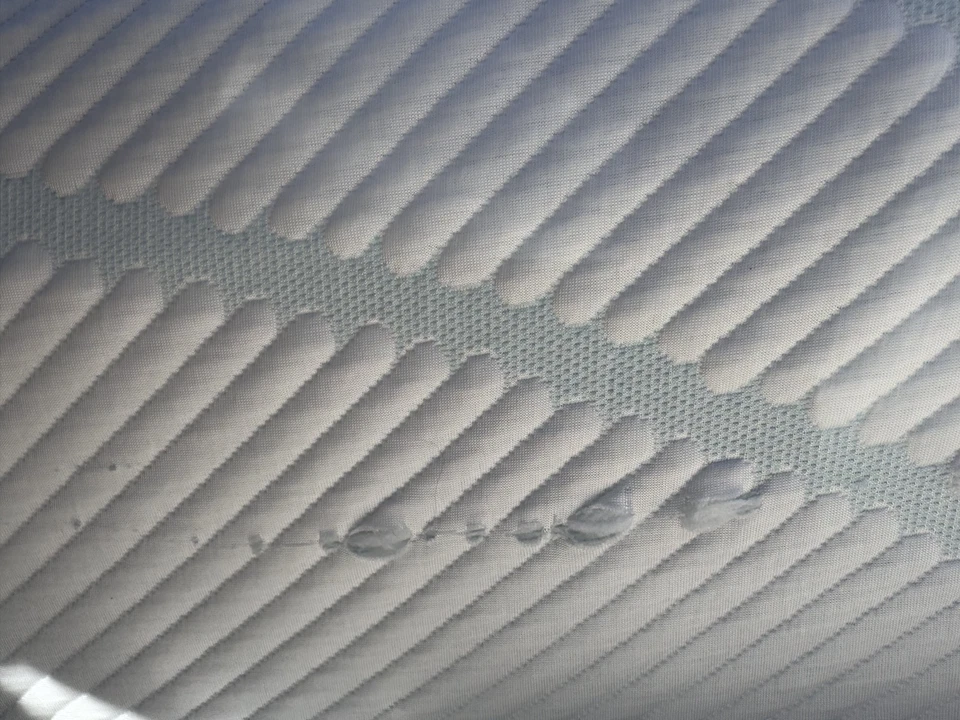 Colchón Tempur-pedic Pro Adapt Medium HybridTwin XL 84" ex-pantalla. Foto 3 de 4