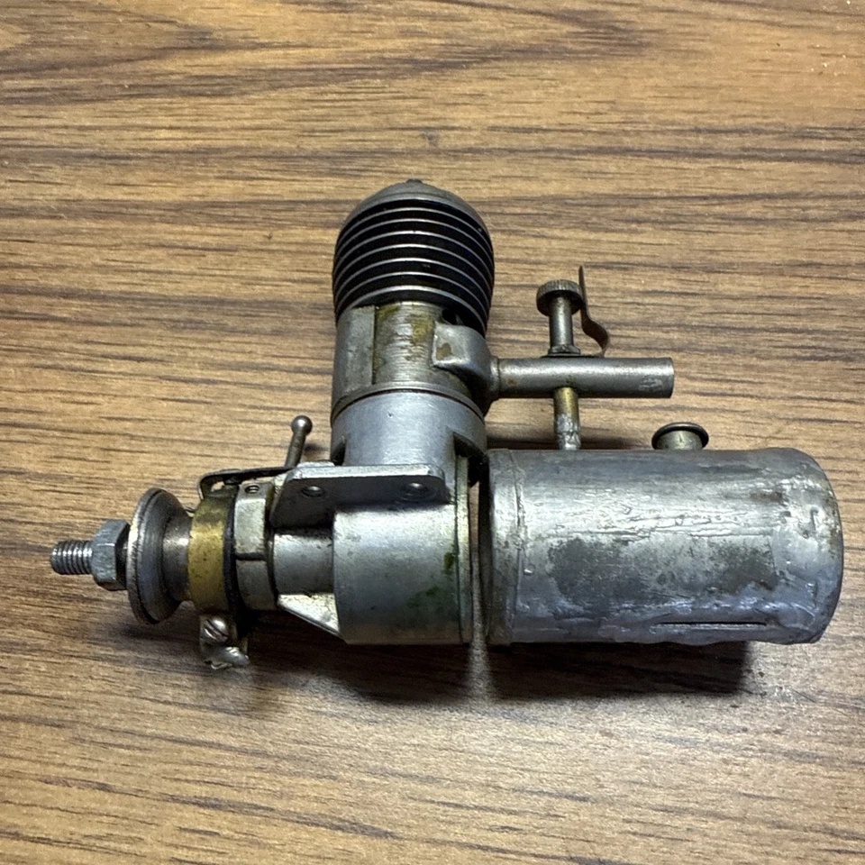 1938 Bunch Mighty Midget Ignition Spark Model Airplane Engine w/Tank M11 #5 - Image 2 of 4
