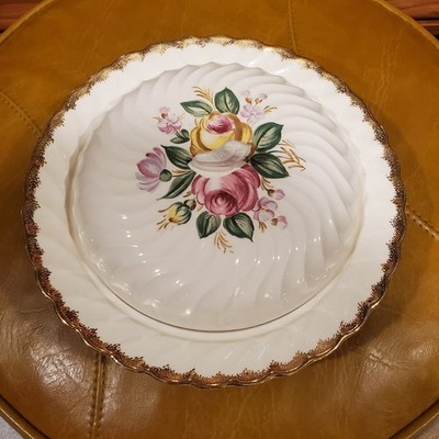 Royal China Quban Pattern 9 1/2 Inch Serving Bowl With Lid. Roses! EUC