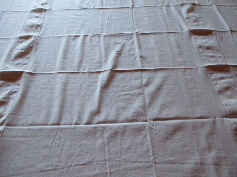 Nappe N°270 en lin monogramme rouge DF liteaux 165 x 170 cm  Bon état - Photo 3/4