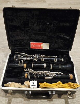 Bundy Resonite Selmer Clarinet 