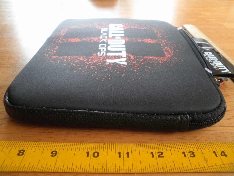 Call of Duty II Black Ops zip up padded case 8c10" NWT ipad - Image 4 of 4