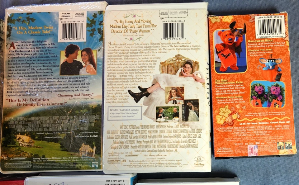 LOT 11 VHS TAPES CHILDREN: GENTLE BEN, STUART LITTLE 2, LITTLE DRUMMER BOY + - Image 4 of 4