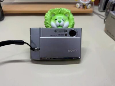 Sony Cyber Shot DSC-T50 7.2MP CCD Vintage Digital Camera