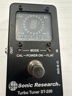 Sonic Research Turbo tuner ST 200 Guitar/bass tuner