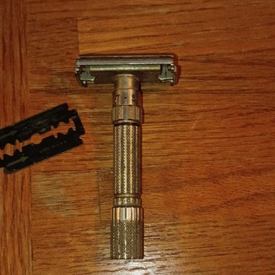 Vintage Gillette Fatboy adjustable razor E2