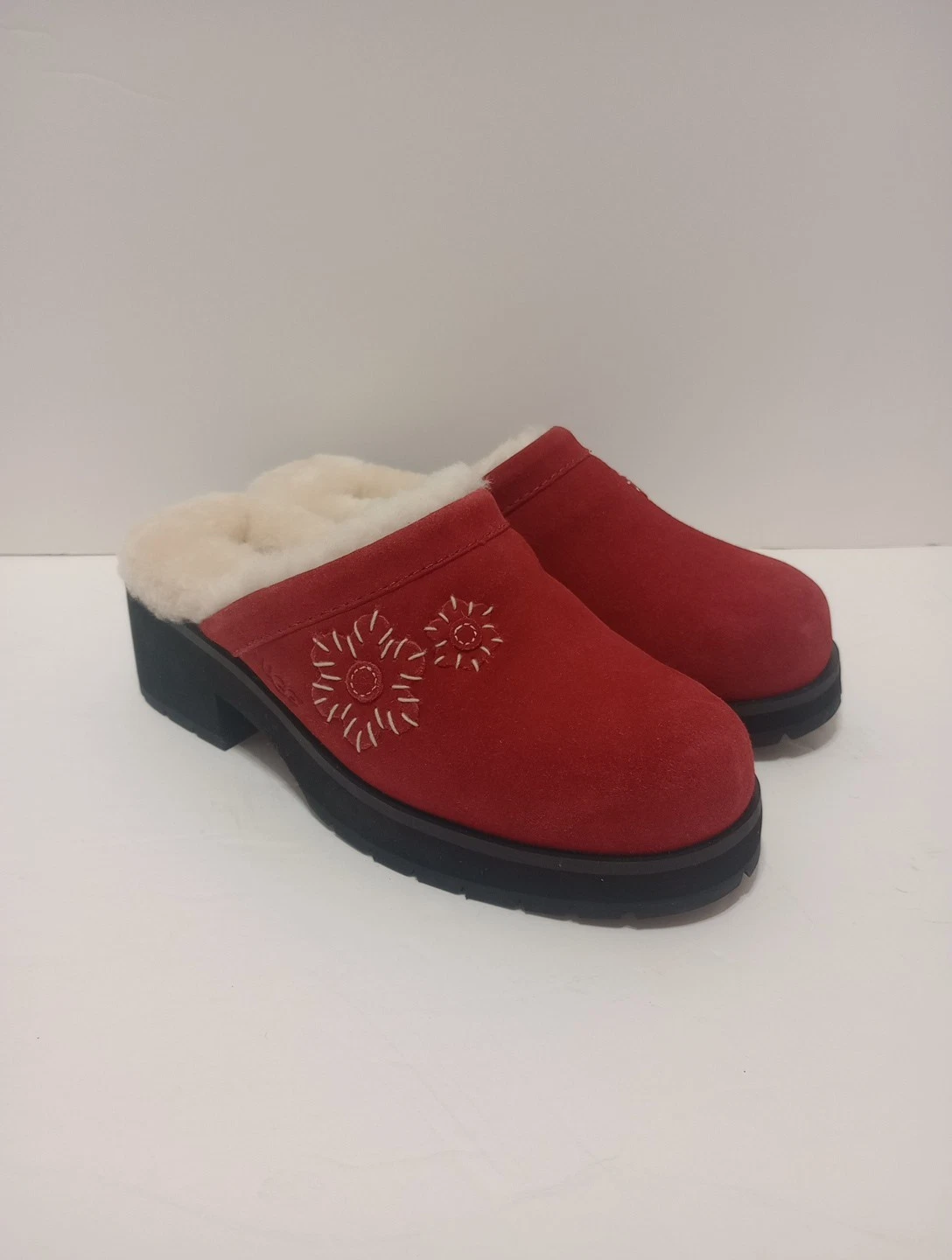 UGG Australia Solvang Slip On Clogs Womens Size 5 Fur Lined Comfort Shoes-red