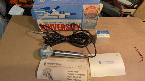 University Sound #5100 Cardioid Dynamic Microphone w/ SA-10 Stand adaptor in OB