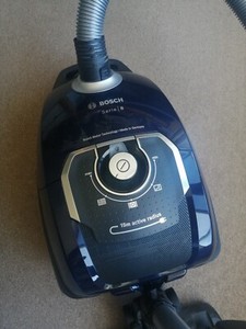 Bosch Serie 8 Staubsauger - Blau (BGB75X494)