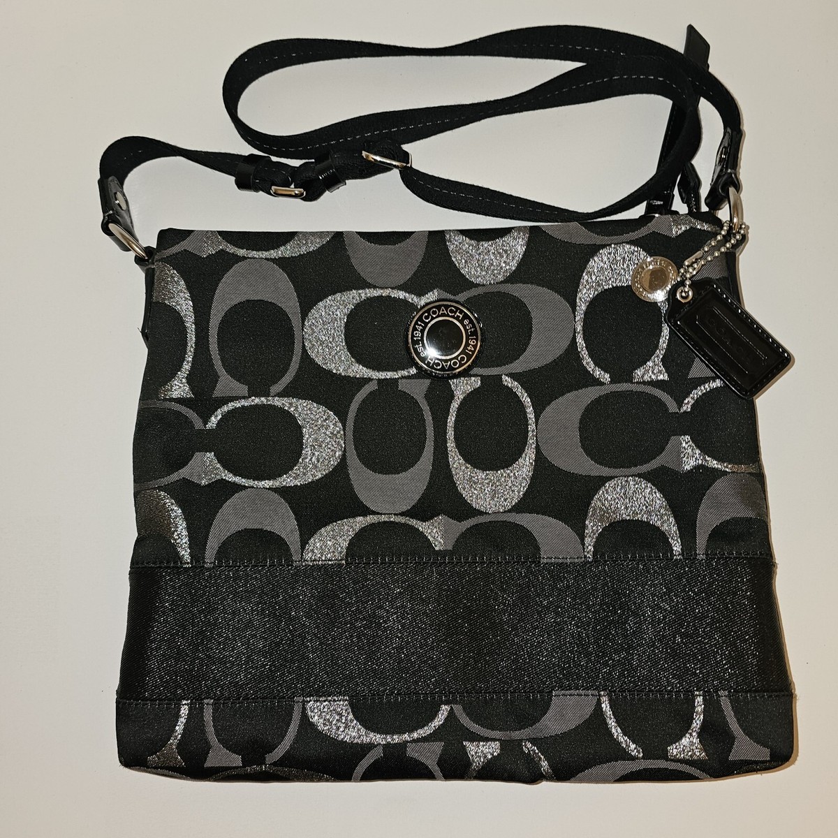 coach コーチ　ヴィンテージ　バッグ　ブラック　y2k Vintage Coach Black And Silver Optic Logo Crossbody Handbag