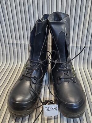 MICKEY MOUSE BUNNY BOOTS BATA 9 REGULAR Black  usually fits size 10  shoe