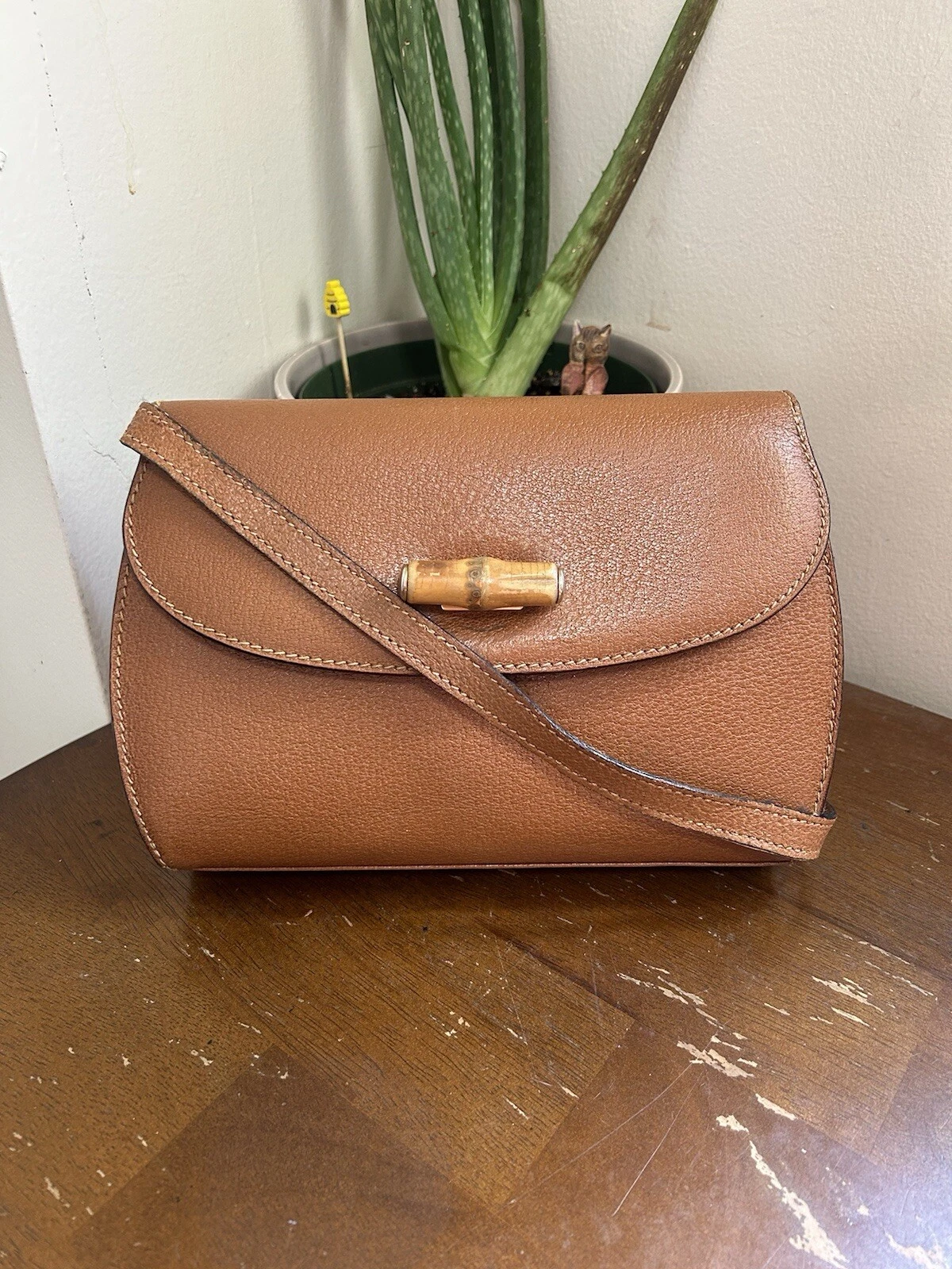 Sac à bandoulière vintage Gucci en cuir marron bambou