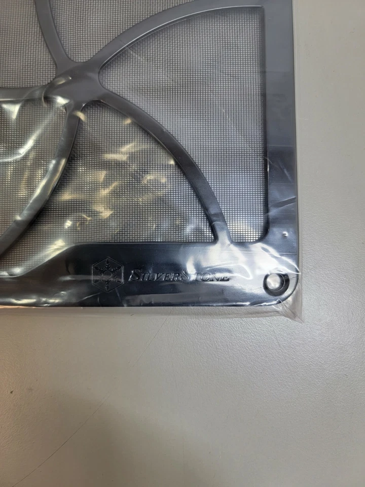 Lot 4 New Silverstone 140mm HiFlow Fan Dust Filters Mesh Screen FF141B  - Image 2 of 3