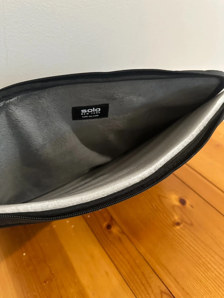 Solo New York PRO Ultrabook Acolchado Negro 17.3" Funda para Laptop Nueva (caja abierta) Foto 3 de 4