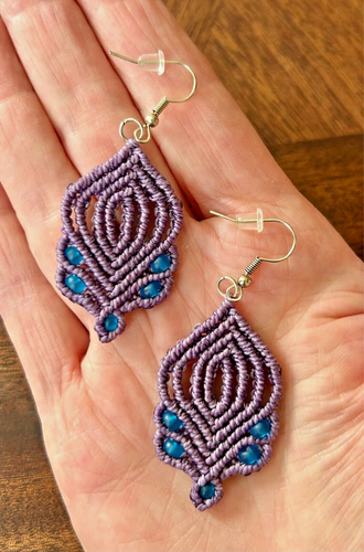 Handmade by Moi Micro-Macramé Earrings Aster Purple Boho Style Peacock Pattern - Picture 4 of 5