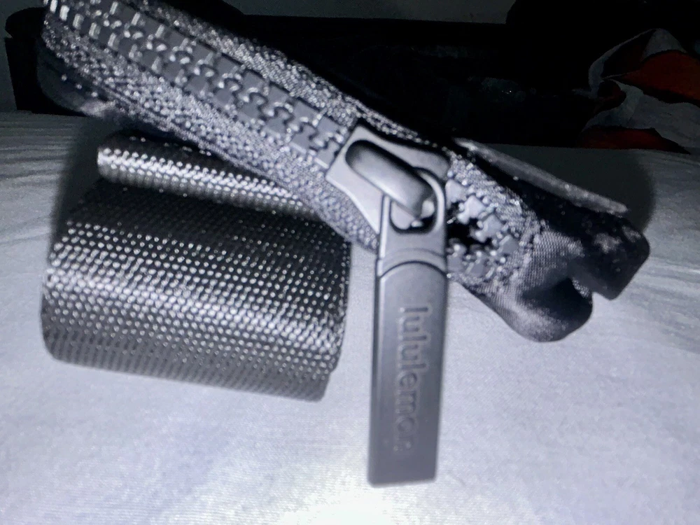 Lululemon Everywhere Belt Bag 1L with 55.5in Strap All Black NWT Authentic