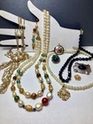 VINTAGE FAUX PEARL/VARIETY 8 PC COSTUME JEWELRY COLLECTION LOT
