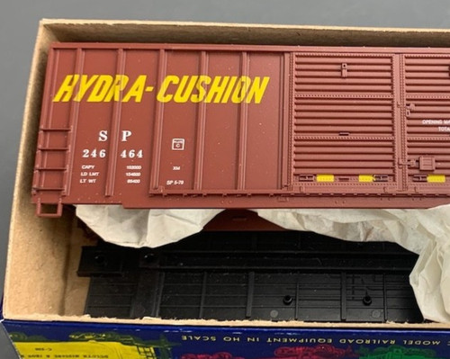 HO Roundhouse 1986 50’ D puerta Boxcar Southern Pacific #246464 Kit HO7224 | Zustand: Used