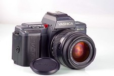 TOP AF YASHICA CLASSIC CAMERA REFLEX AF 230 + AF 35-70mm + CS110 MADE IN JAPAN