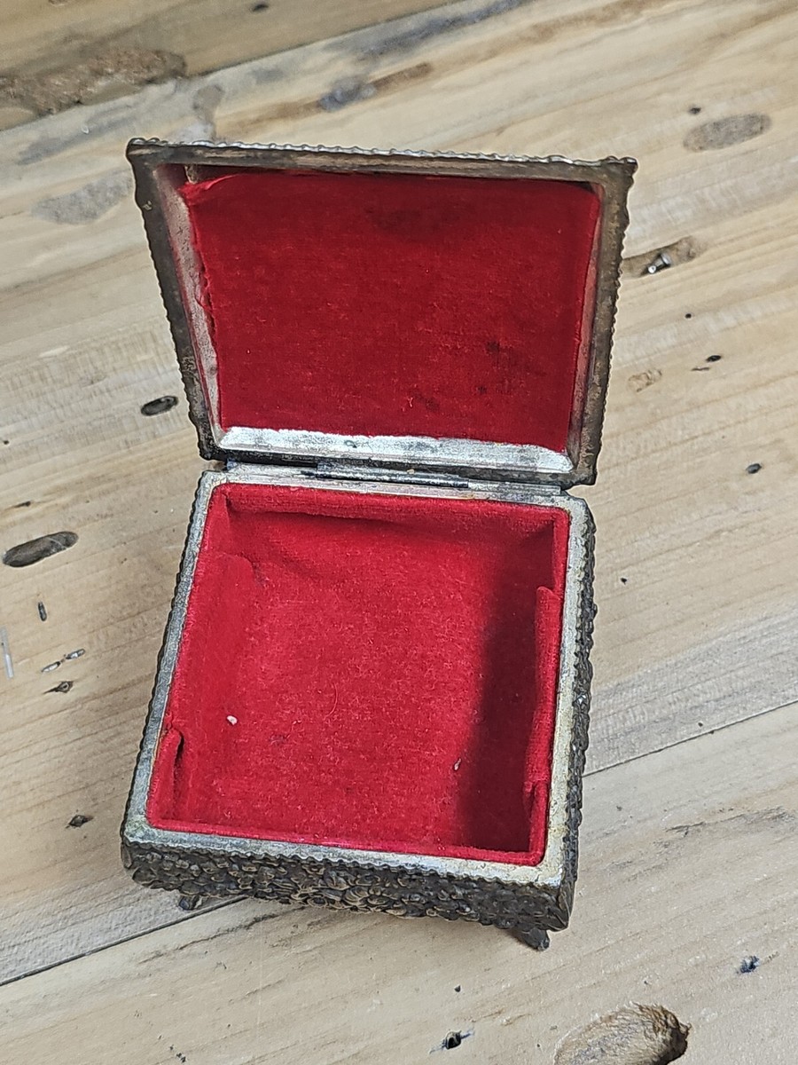 Antique Jewelry / Trinket Box Japan - Red Fabric Interior R937 | eBay