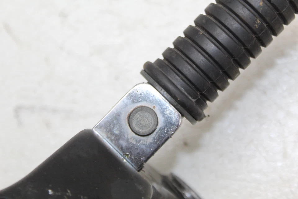 04 clavija trasera derecha pasajero suzuki marauder 1600 vz1600 Foto 4 de 4