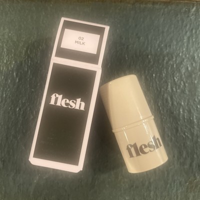 REVLON FLESH Firm Flesh Thickstick Foundation MILK 02