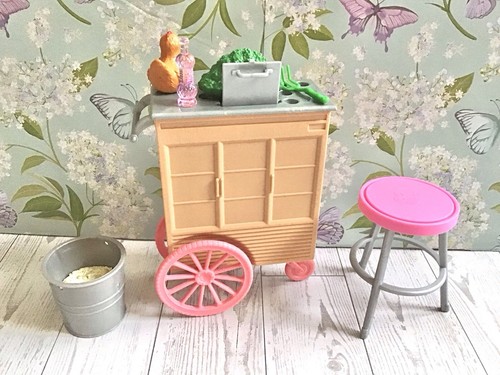 Barbie Dulce Huerto Granja Muñeca Con Tractor Soporte Vegetales y Accesorios Moderno - Imagen 6 de 14
