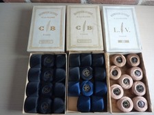32 PELOTES COTON DMC CARTIER BRESSON - L.V. REPRISER LUSTRE A LA PLUME 1930-1960