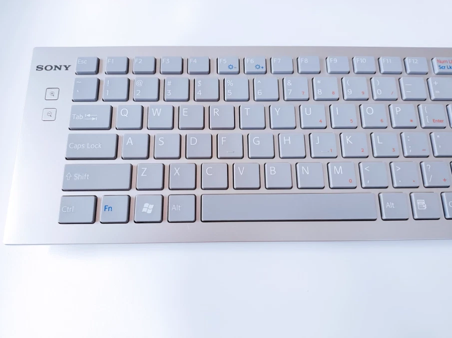 Sony Vaio Wireless Keyboard WKB9US Sliver - Image 2 of 4