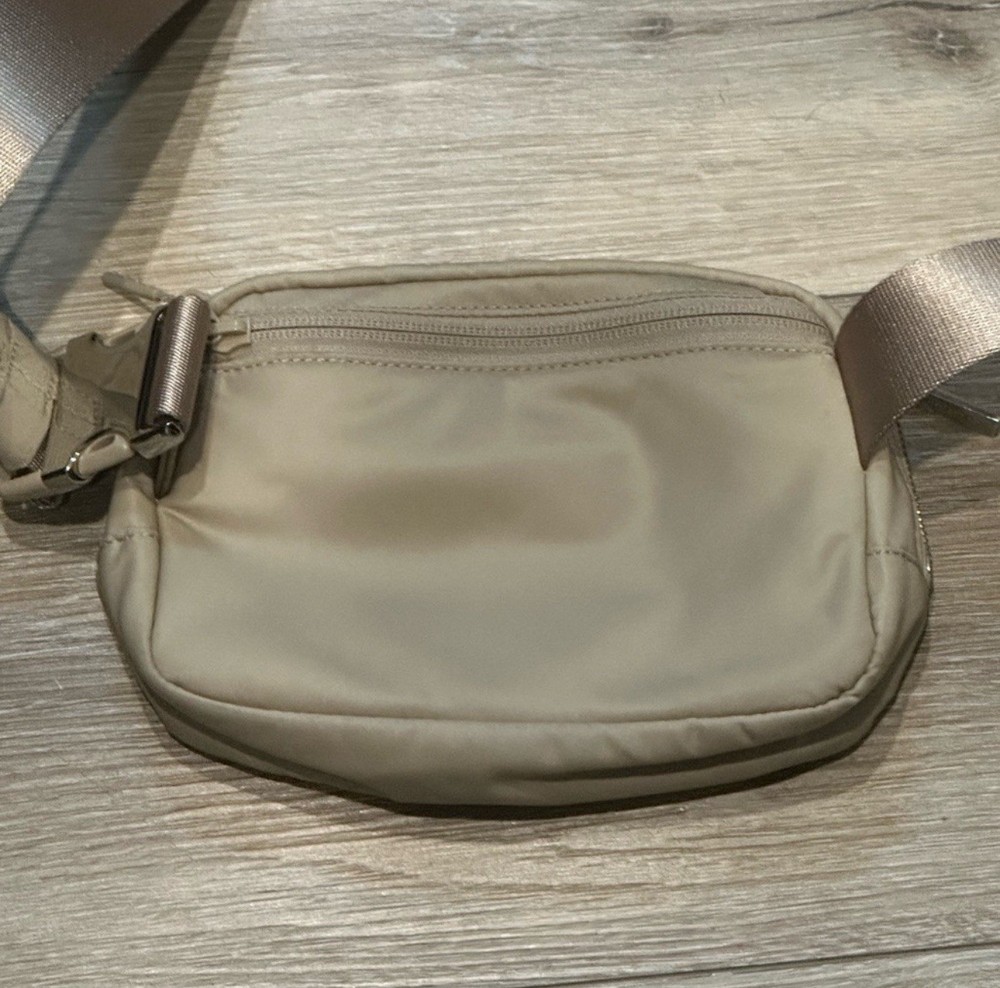 Lululemon Everywhere Belt Bag for On-the-Go Essentials