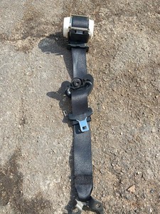 BMW 1 E87 33017492b Sicherheitsgurt vorne rechts 2.00 Diesel 120kw 23842193
