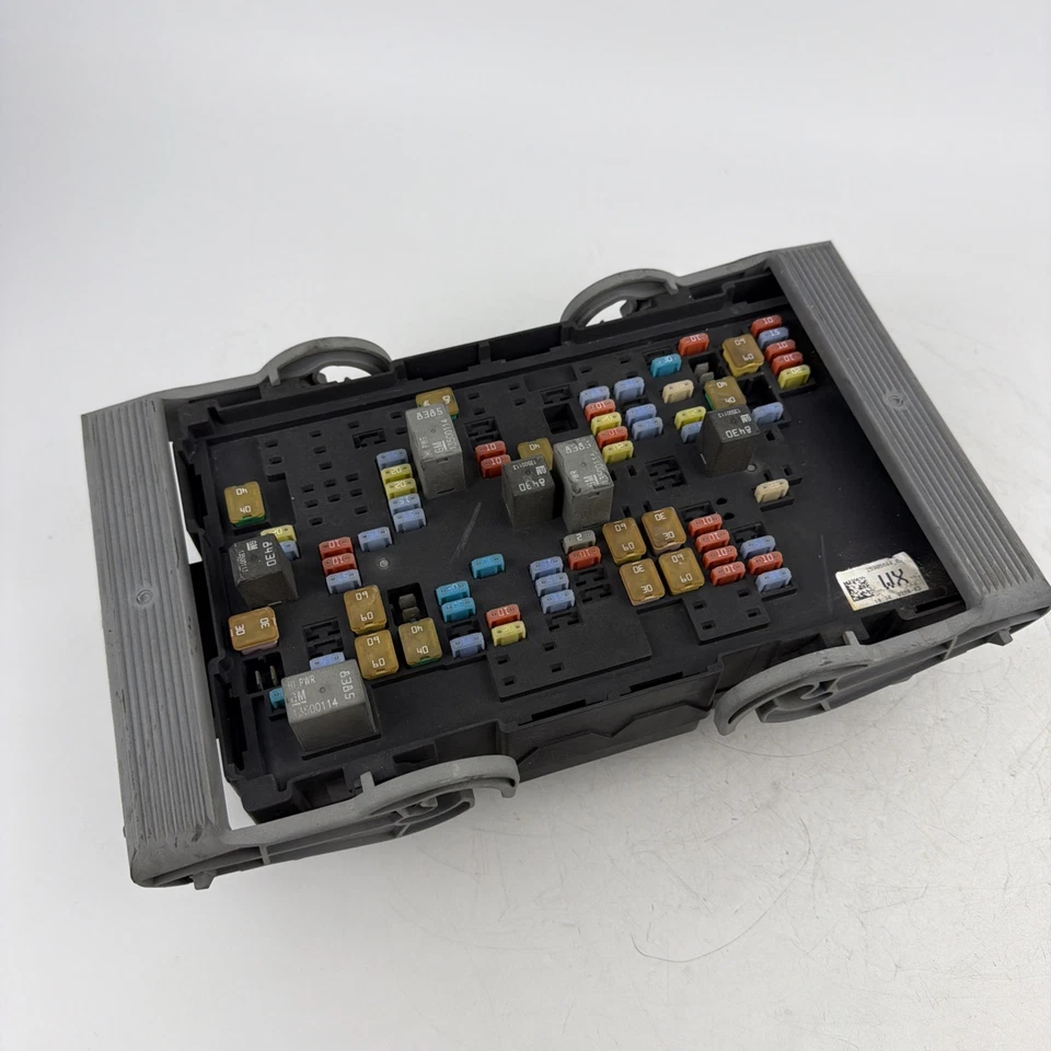 2007-2009 Chevy Suburban, 1500 Pickup, engine FuseBox P/N: 25905684 WX Foto 2 de 4