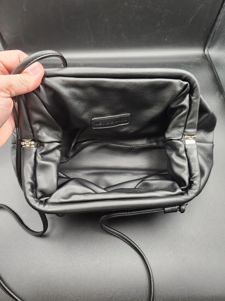 Bolso sin asas Melie Bianco de hombro cartera bolso suave negro vegano de cuero a presión Foto 2 de 4