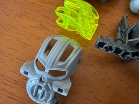 LEGO BIONICLE: Mazeka (8954) 100% complete with instruction booklet and spheres