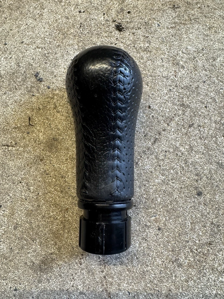 1997-2006 Honda CR-V 5 Speed Manual Transmission Gear Shift Knob Black OEM - Image 4 of 4