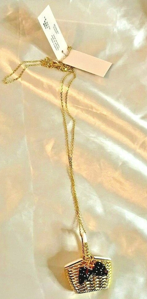 Collar colgante cesta picnic fresa Kate Spade precio de venta sugerido por el fabricante 149,99 USD Foto 4 de 4