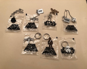 1977 Star Wars Jewelry Set of 7 Necklaces & Keyrings Vader C-3PO Chewy Trooper