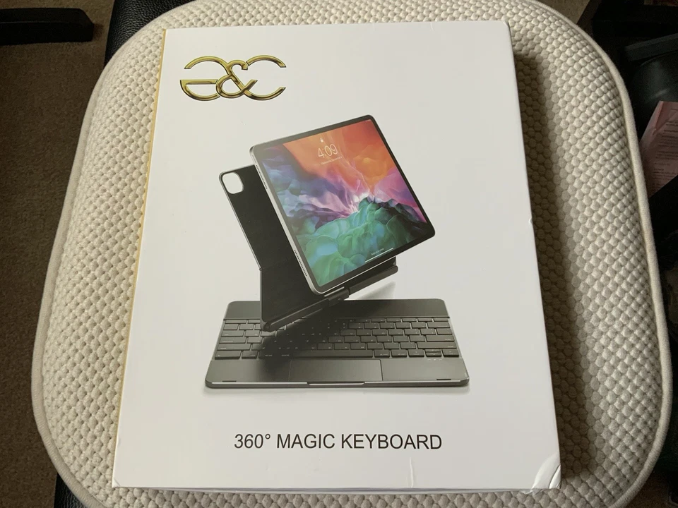 Funda Trackpad Teclado Premium Giratoria 360° Dorado Y Cereza Para iPad Pro Foto 4 de 4