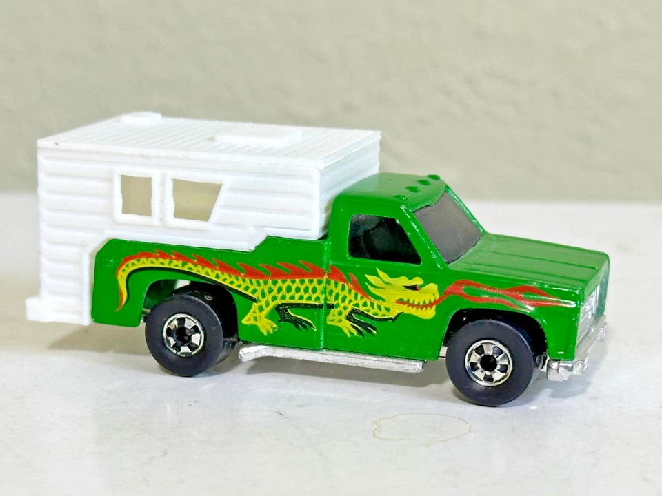 Bomba Hot Wheels Flying Colors Blackwall Backwoods 1974 con cámper de repuesto Foto 2 de 4