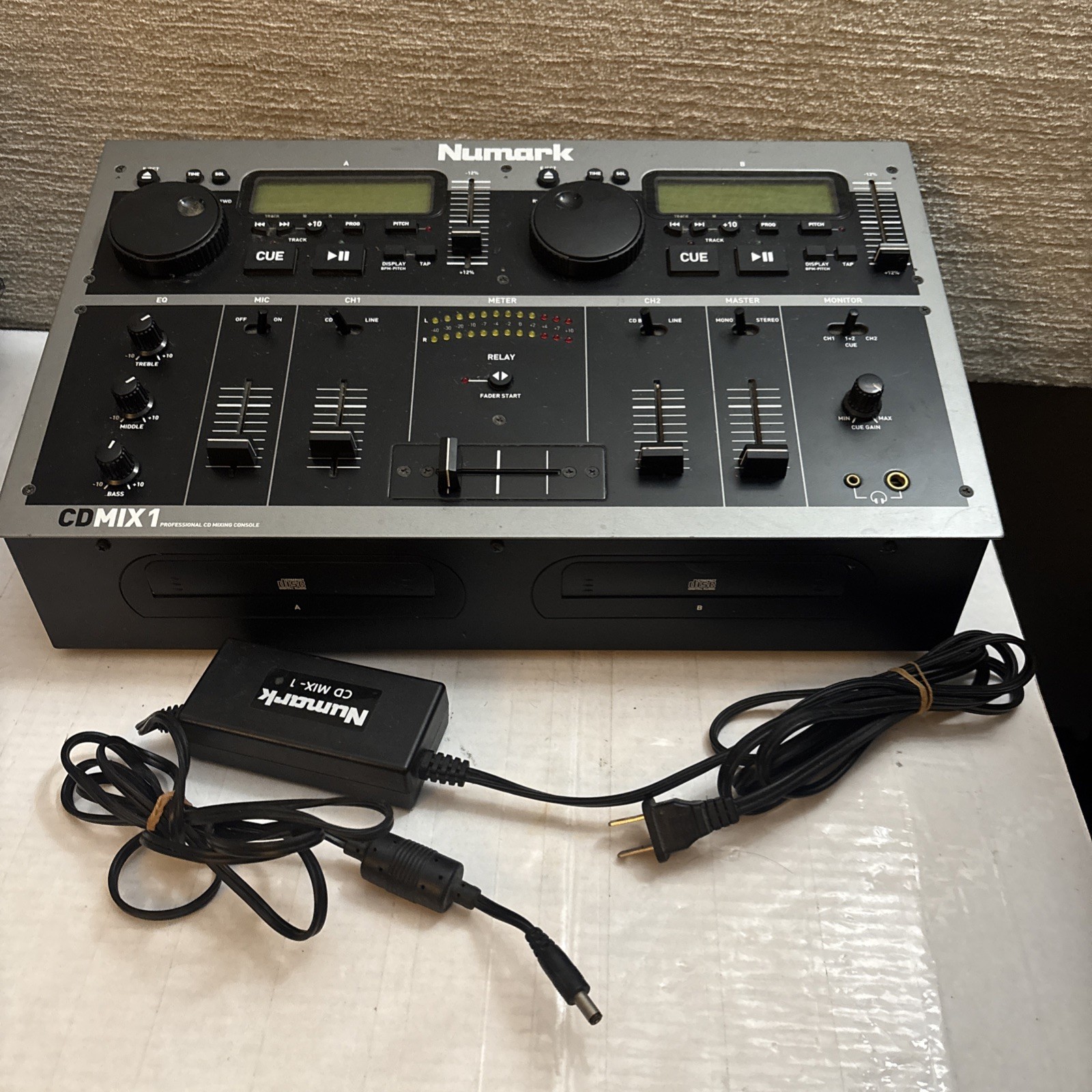 Numark CD MIX-1 Professional CD Music Mixing Console TESTED WORKS EUC