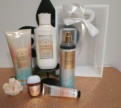 Bath & Body Works Vanilla Romance 5 piece set * Gift Bag