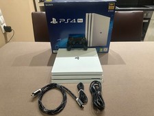 Sony PlayStation 4 Pro 1TB Konsole mit Contro...