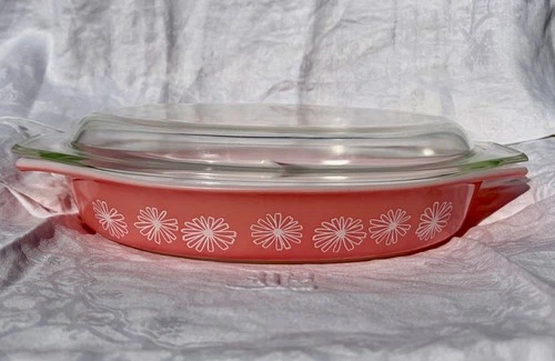 Vintage Pyrex Pink Daisy 1.5 qt Oval Divided Casserole Dish & Lid