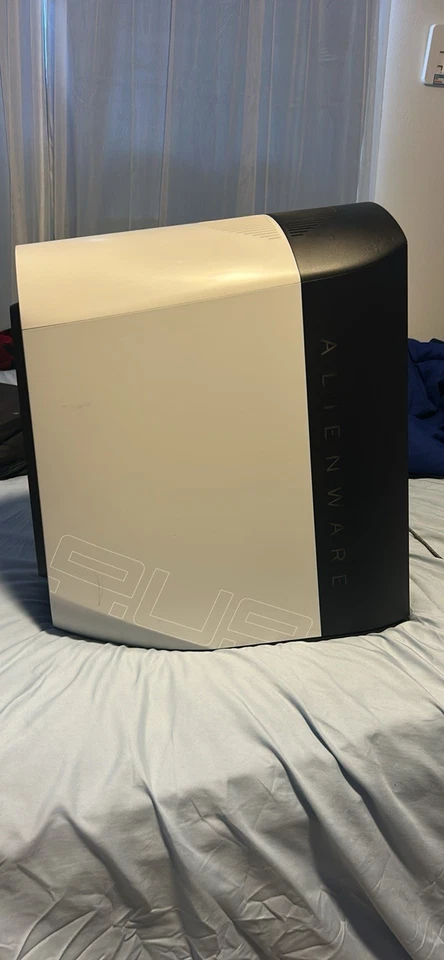 Alienware Aurora R9 (Windows11), 32GB RAM, Intel core i7-9700K, 8GB GPU, 2TB HDD - Image 2 of 4